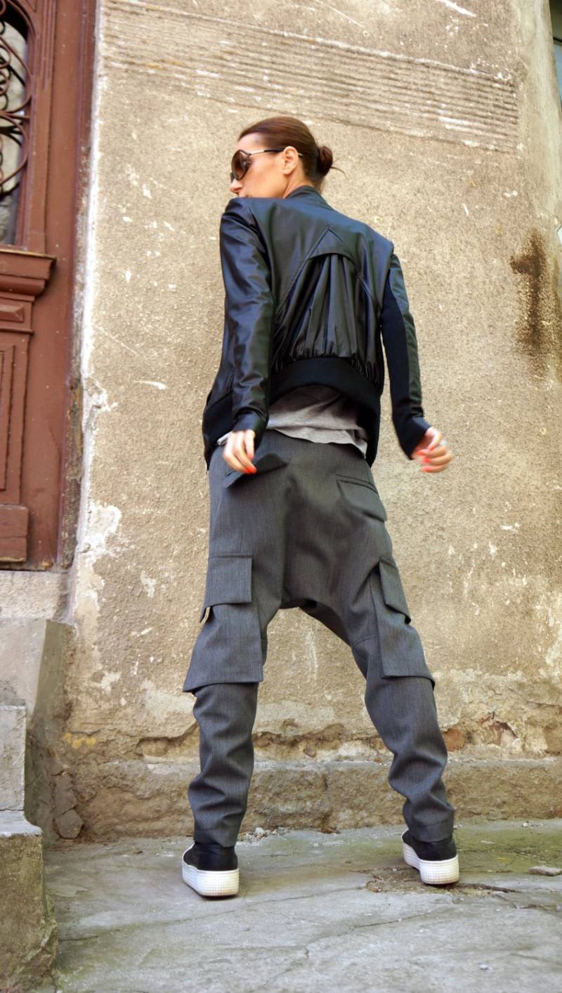 Schwarze Lederjacke Extravaganter Kurzer Moto-stil von Aakasha