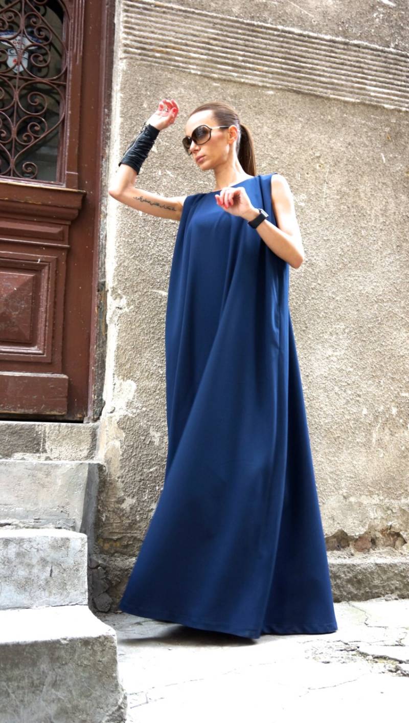 Elegantes Marineblaues Maxi Kleid Aus Polyviskose Kaftan Mit Taschen von Aakasha