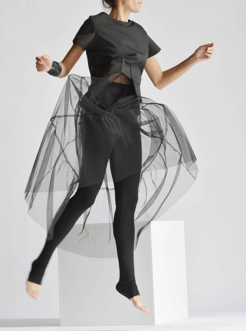 Sommer Tüll Maxi Kleid, Kurzarm Tunika, Recycled Polyviscose von Aakasha