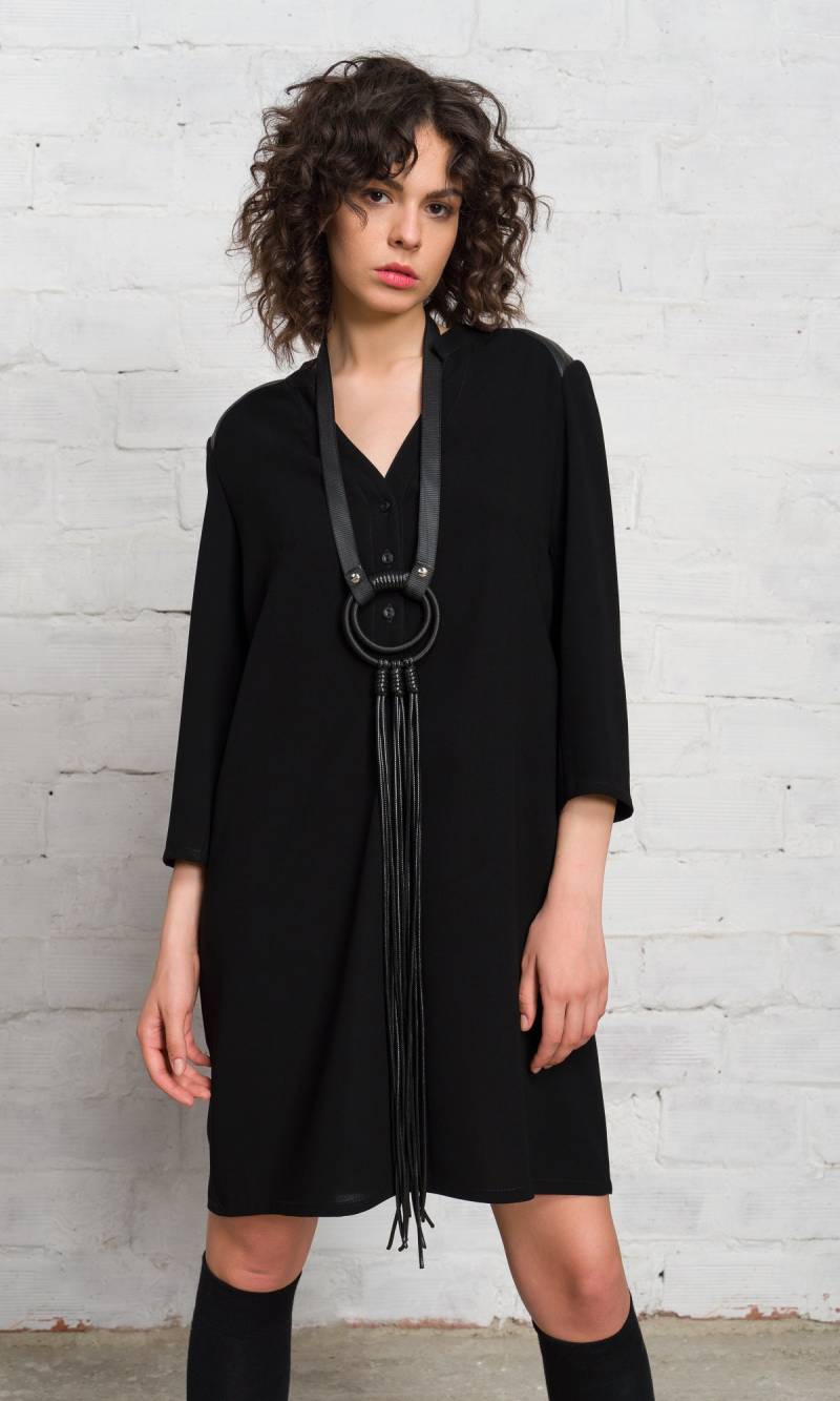 Textil - Und Lederhalskette Mit Kreisdetails A16863 von Aakasha