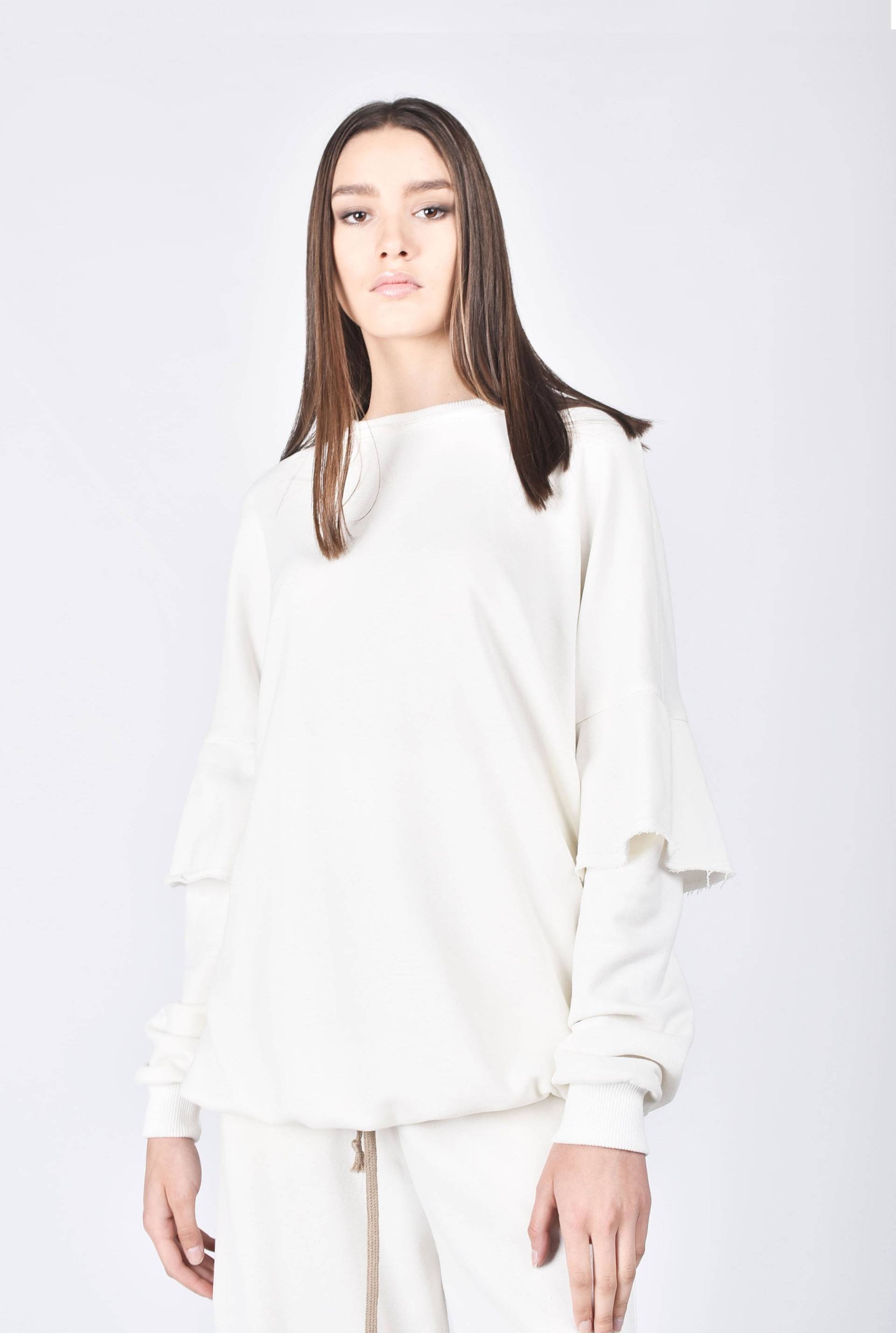 Weiche Bluse Mit Ausgestellten Ärmeln A12766 von Aakasha