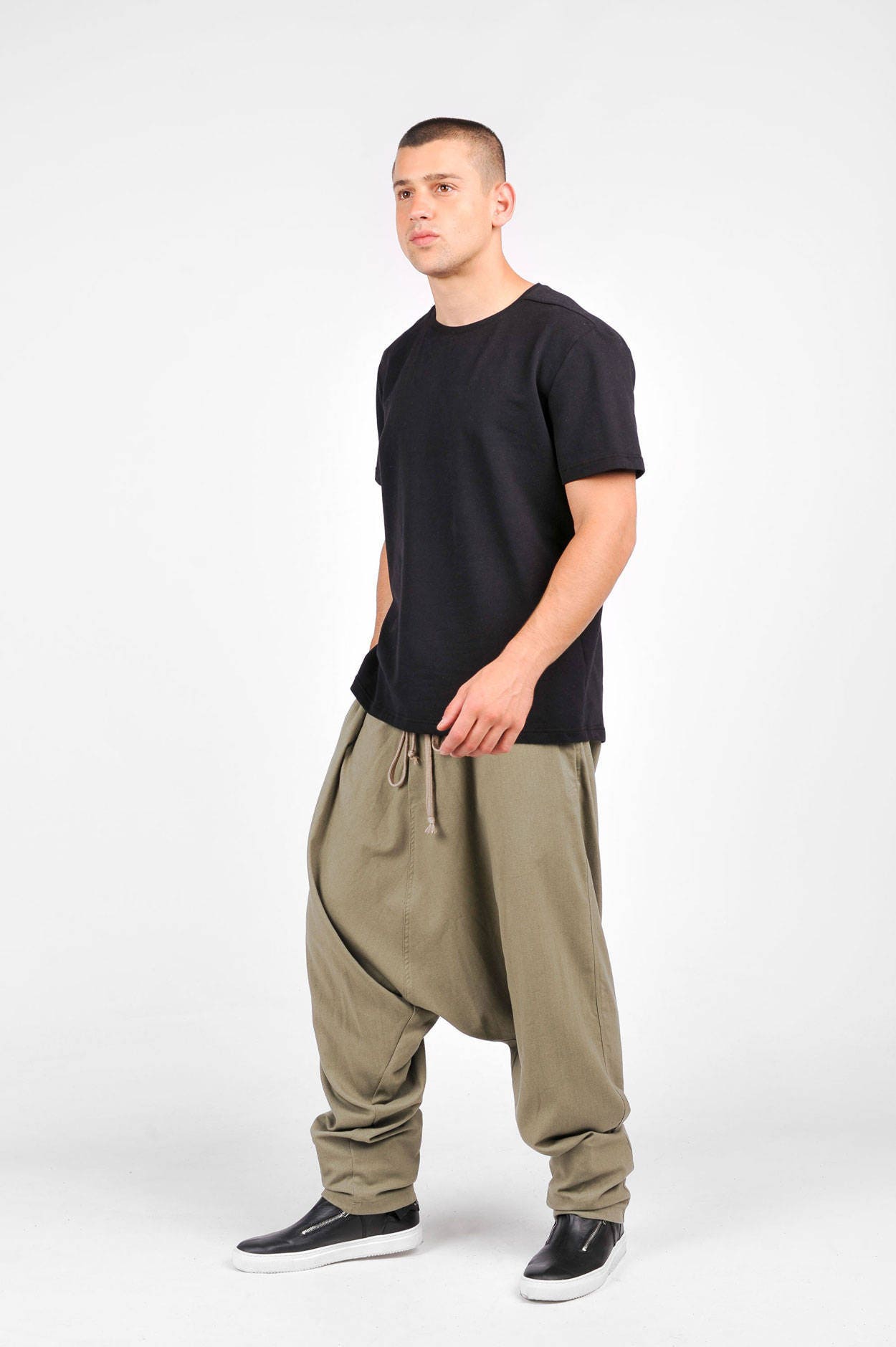 Neue Lockere Leinen Haremshose/Extravagante Mit Tiefem Schritt Von Aakashamen A05566M Neue Lockere Leinen Haremshose/Extravagante Mit Tiefem Schritt Von Aakashamen A05566M von AakashaMen