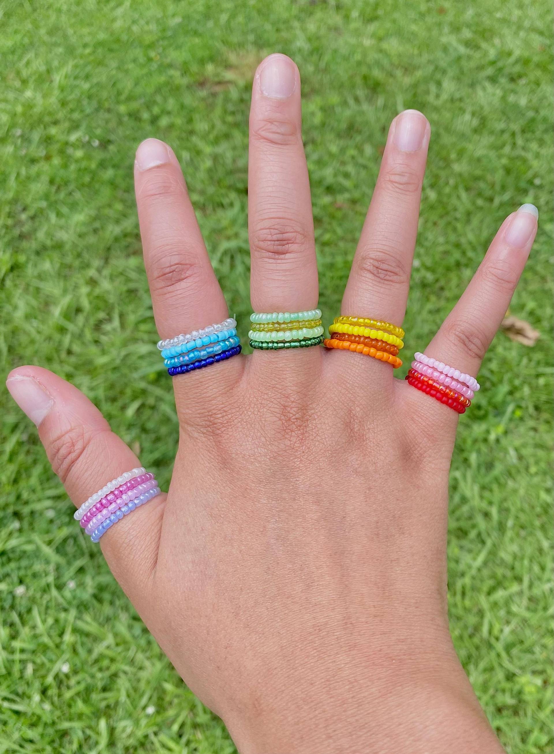 Rocailles Perlen Ringe Set - Niedlich Danity Bead Bunt Trendy Sommer Handgemacht Regenbogen 4Er Rocailles Perlen Ringe Set - Niedlich Danity Bead Bunt Trendy Sommer Handgemacht Regenbogen 4Er von AaliyahsCraftsCo