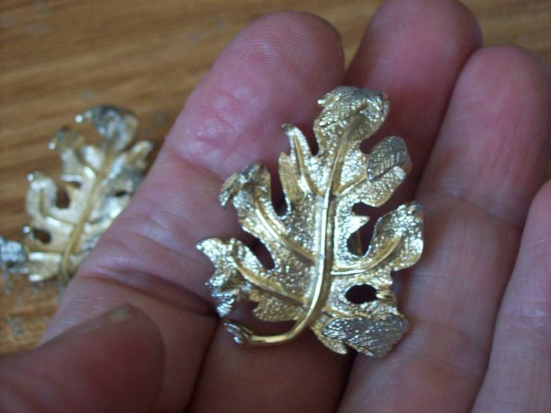 Vintage Sarah Coventry Eichenblatt Ohrringe. Cov. Gemarkt von AamusAttic