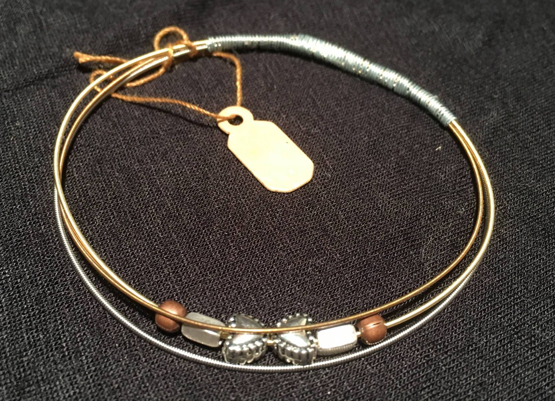 7 1/2 - Einzigartige Gitarre Saiten Armband Mit Perlen Verziert von AandCDesignCOLORADO