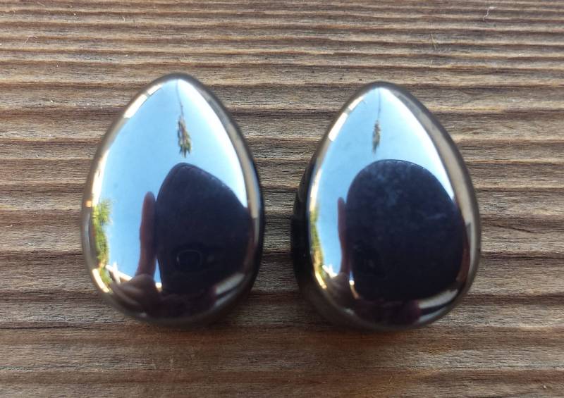 Ein Paar Echte Hämatit Drop Plugs Gauges Schmuck Double Flared - Pick Size von AandSCrystals