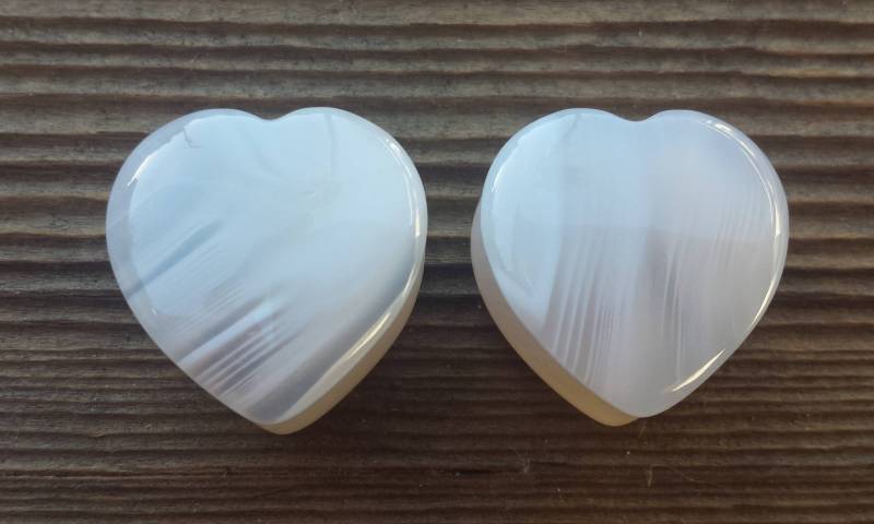 Ein Paar Echte Natürliche Achat Herz Plugs Gauges Körperschmuck Double Flared - Pick Size von AandSCrystals