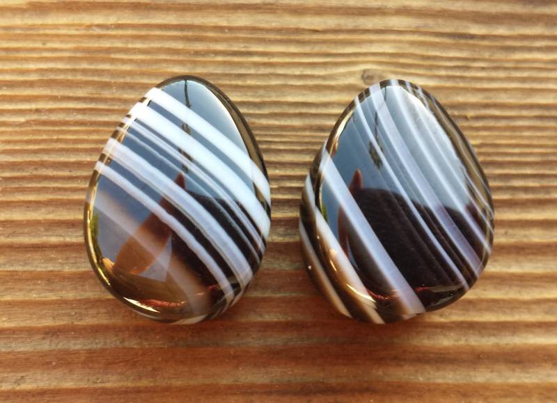 Ein Paar Echte Schwarze Streifen Achat Tropfen Plugs Gauges Körperschmuck Double Flared - Pick Size von AandSCrystals