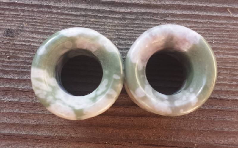 Paar Echte Peace Jade Tunnel Plugs Gauges Körperschmuck Double Flared - Pick Size von AandSCrystals