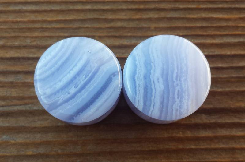 Seltene Paar Echte Natürliche Blaue Spitze Achat Flache Plugs Gauges Körperschmuck Double Flared - Pick Size von AandSCrystals