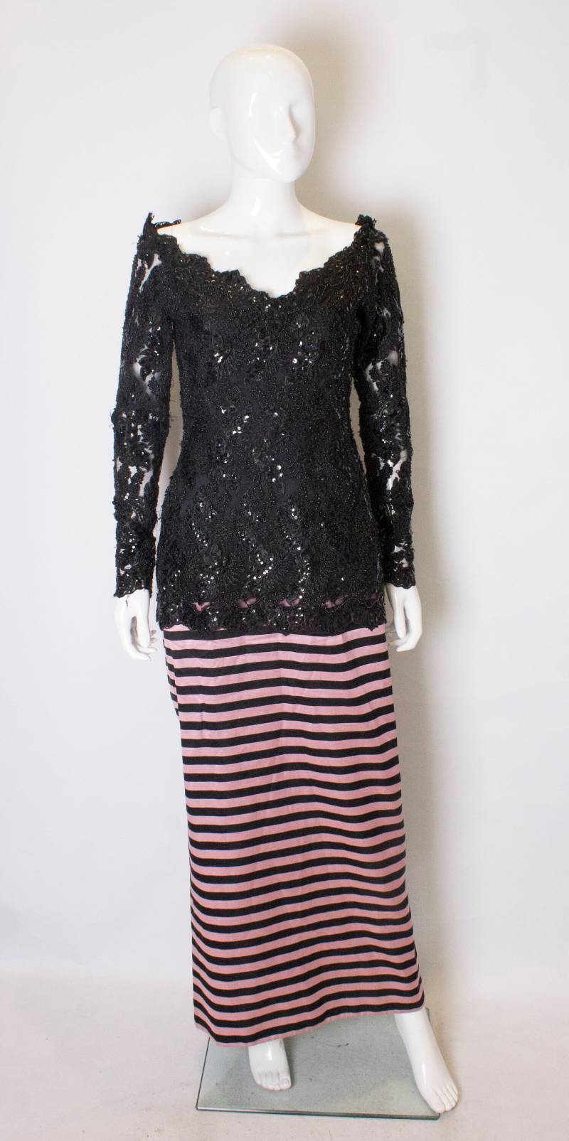 A Vintage 1980Er Jahre Black & Stripe Evening Gown Von Dolares Couture von AardvarkvintageGoods