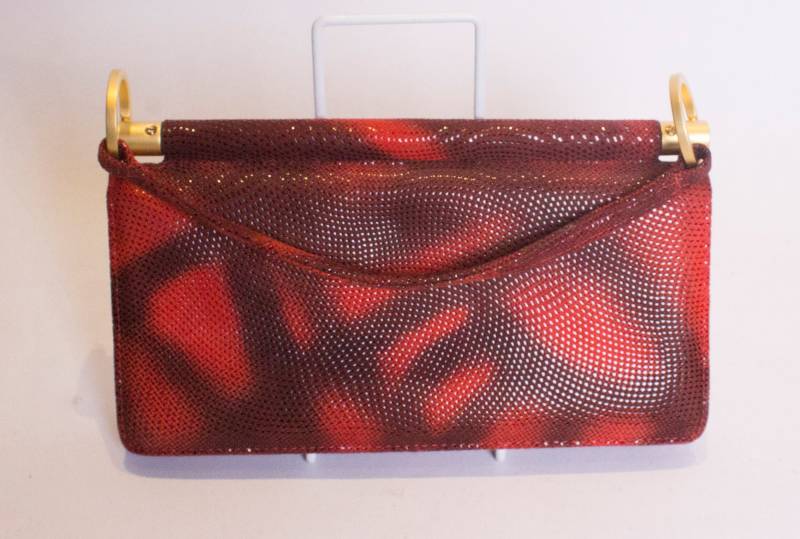 Ein Jahrgang 1970 Faux Schlangenhaut Rote Handtasche Von Charles Jourdan von AardvarkvintageGoods