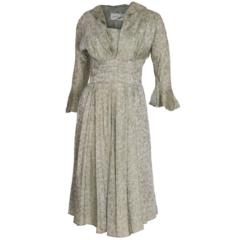 Ein Jahrgang Marion Michael 1940S Sage Green Tea Dress von AardvarkvintageGoods