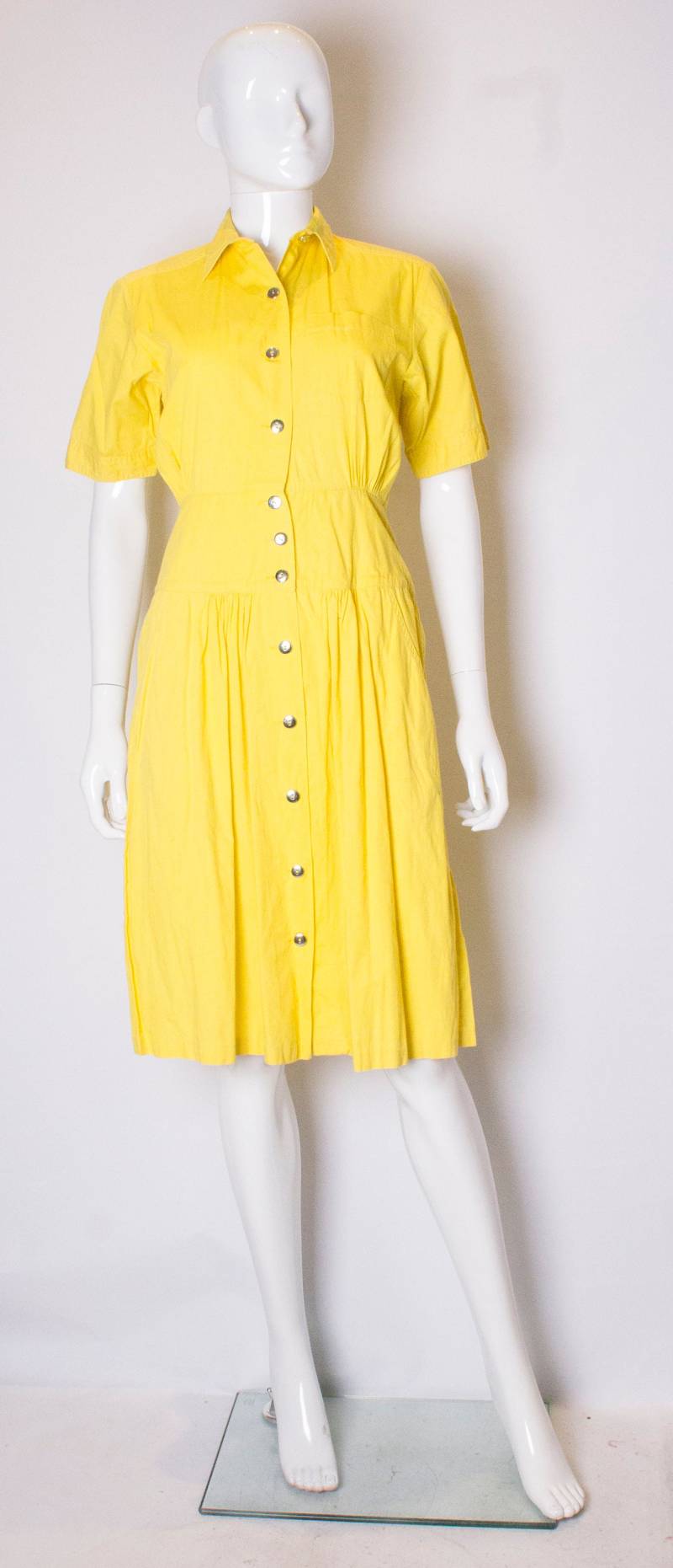 Ein Klassiker Der 1980Er Jahre Gelb Baumwolle Tageskleid von AardvarkvintageGoods