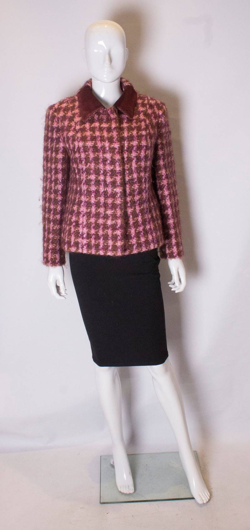 Ein Vintage 1960 Jean Patou Wool in Rosa Jacke von AardvarkvintageGoods