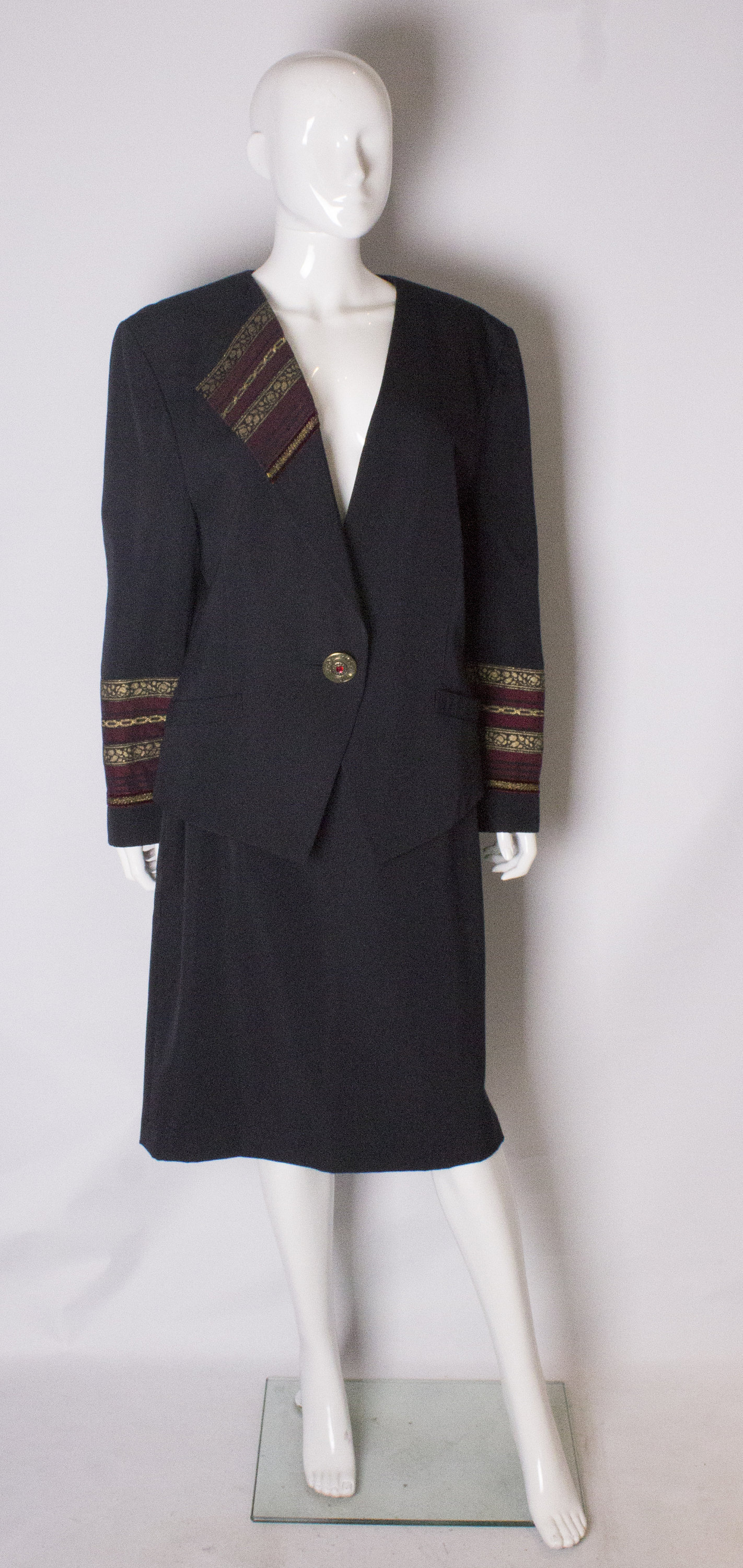 Ein Vintage 1980Er Louis Feraud Marine Rock Anzug von AardvarkvintageGoods