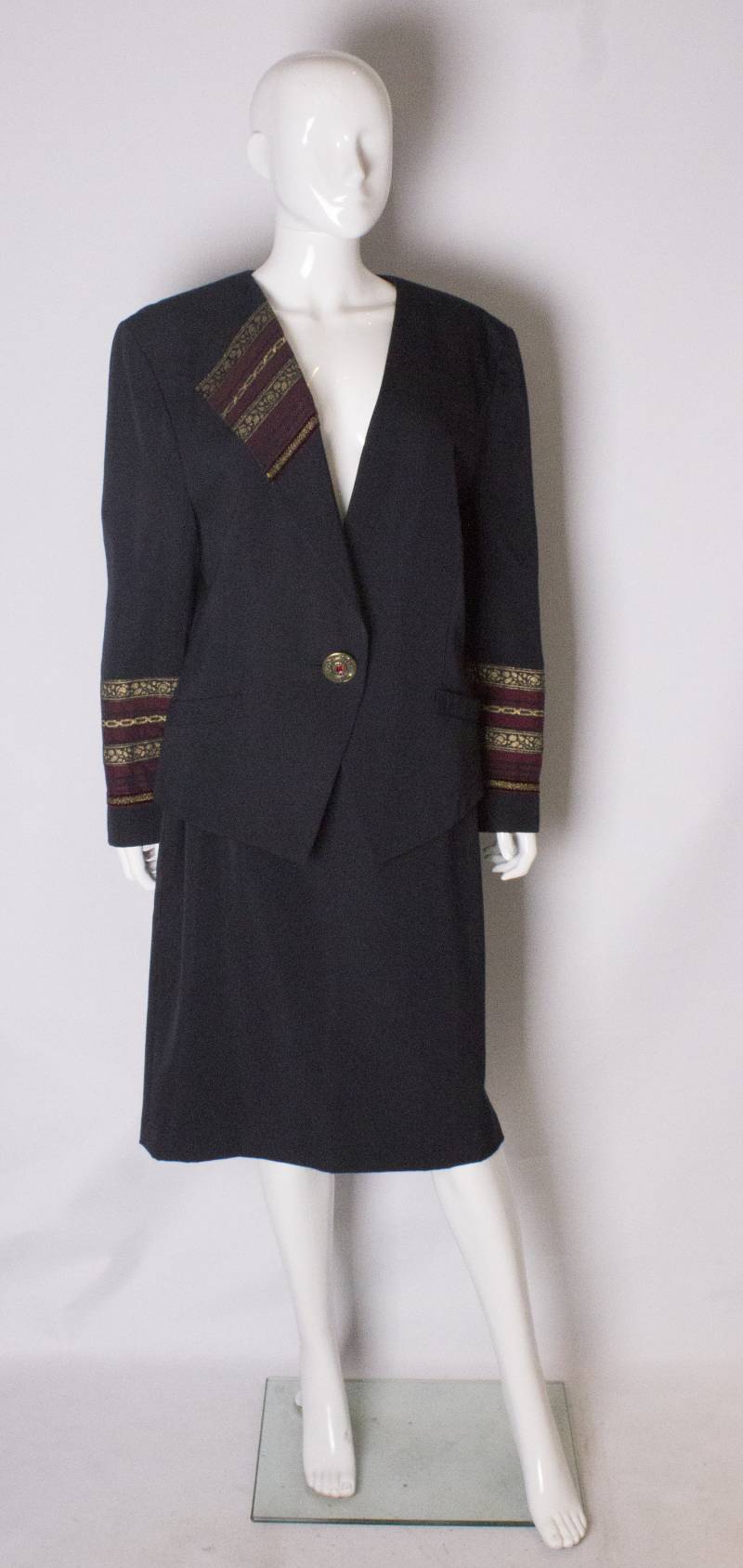 Ein Vintage 1980Er Louis Feraud Marine Rock Anzug von AardvarkvintageGoods