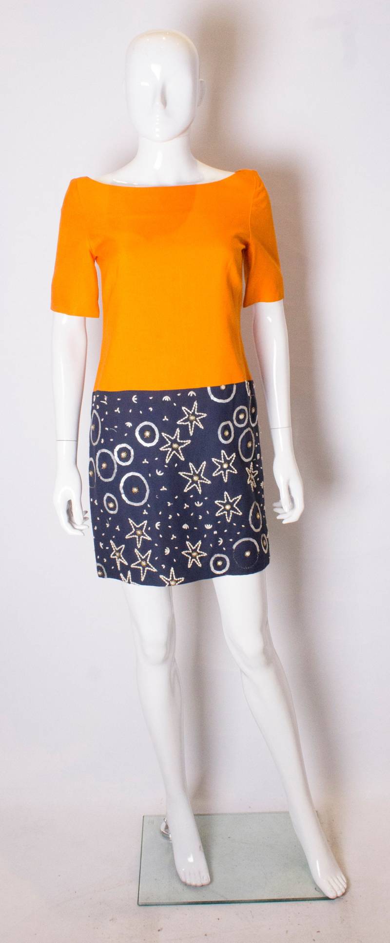 Ein Vintage 1980Er Tomasz Starzewski Orange Und Marine Cocktail-Kleid von AardvarkvintageGoods