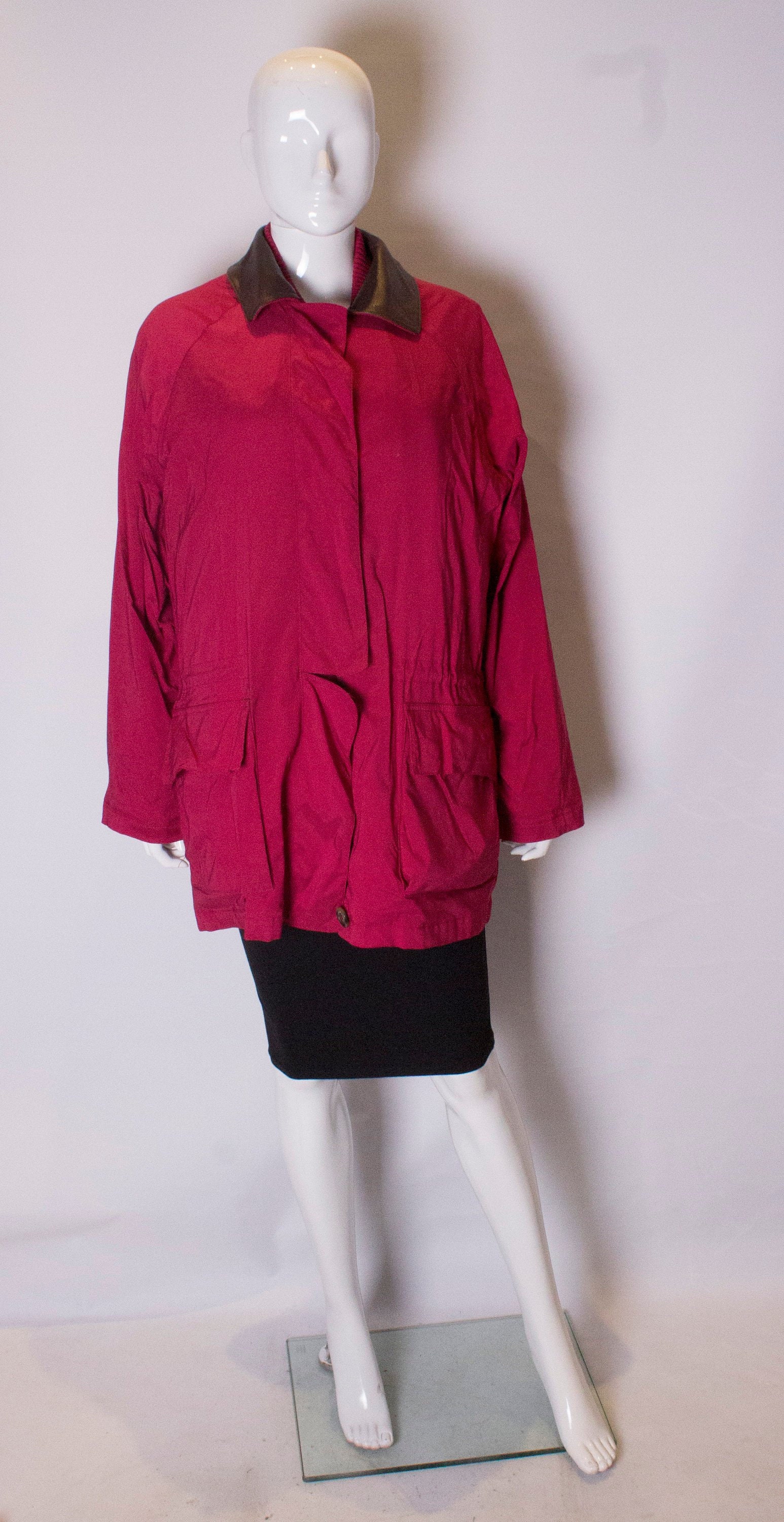 Ein Vintage 1990Er Jahre Loro Piana Rot Jacke Mit Passender Weste von AardvarkvintageGoods