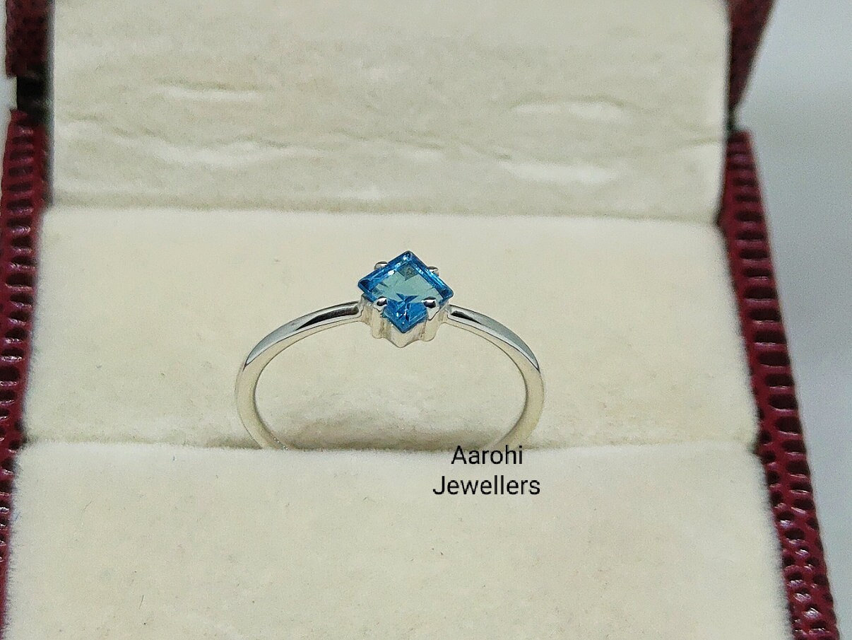 Natürlicher Blautopas Ring, Zierliche Silber Ring, Handgemachter Statement Versprechen Ehering, Edelstein Ring von Aarohijewellers