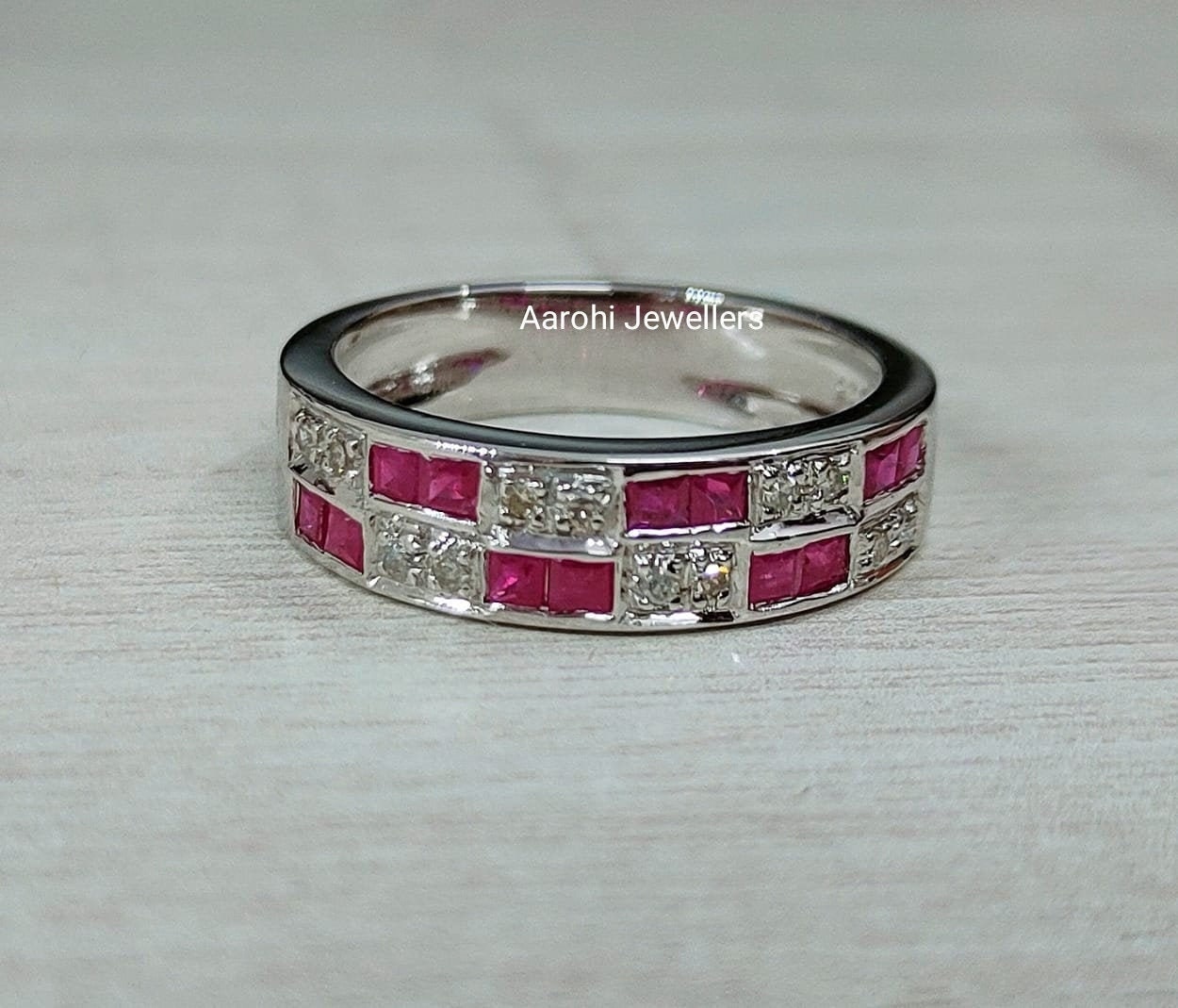 Prinzessin Geschnittener Rubin & Diamant Ring, Personalisiertes Band, 925 Sterling Silber Edelstein Statement Ehering, Geschenk Für Sie von Aarohijewellers