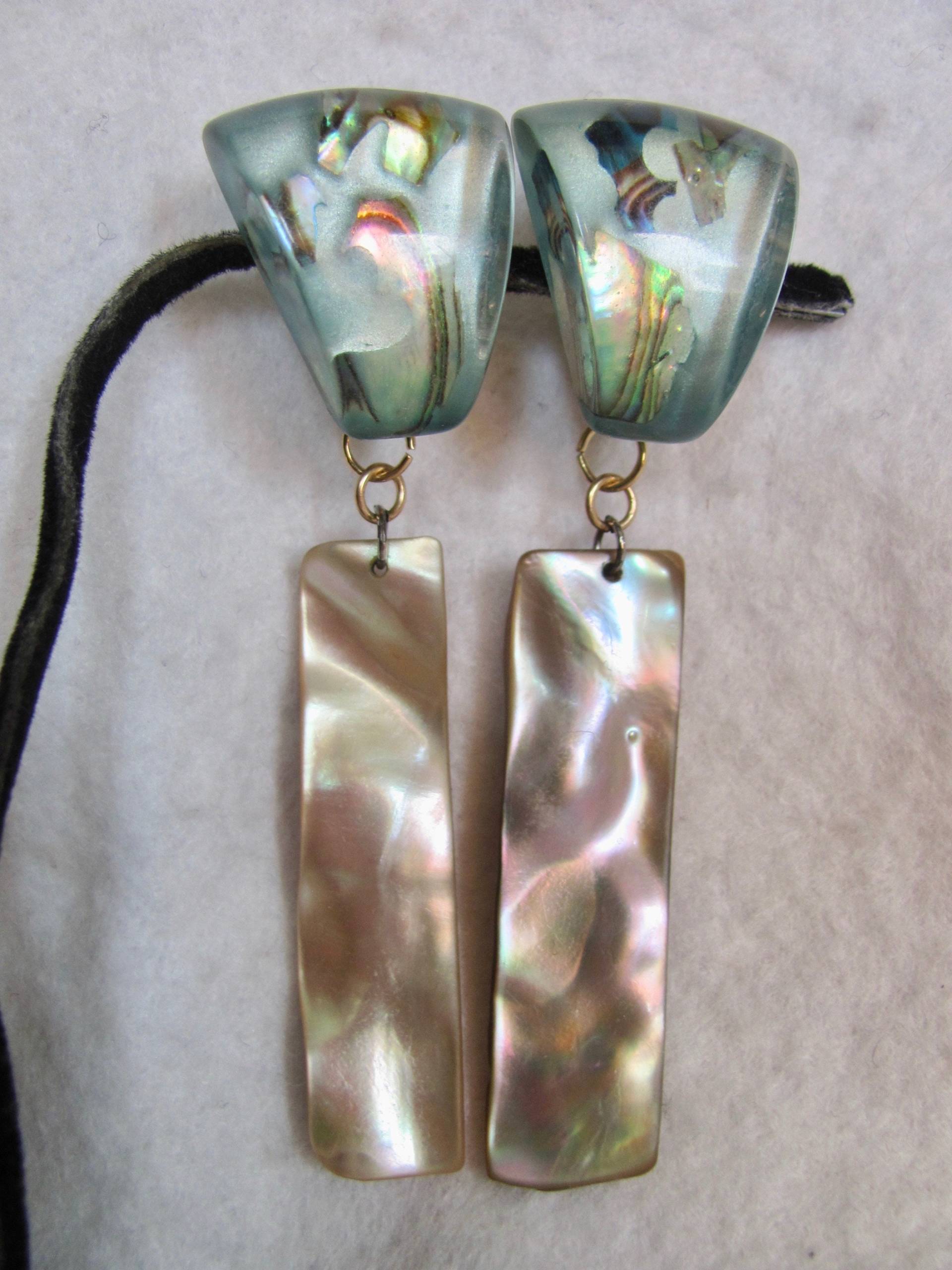 Upcycled Abalone Laminiert in Lucite Mit Perlmutt Omega Dp Ohrringe von AartsyLC