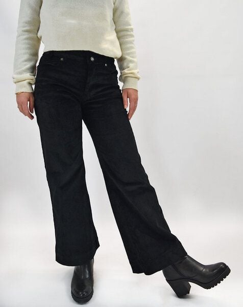 Zeitlose Schlaghosen aus Bio-Baumolle Zolan von Aatise von Aatise