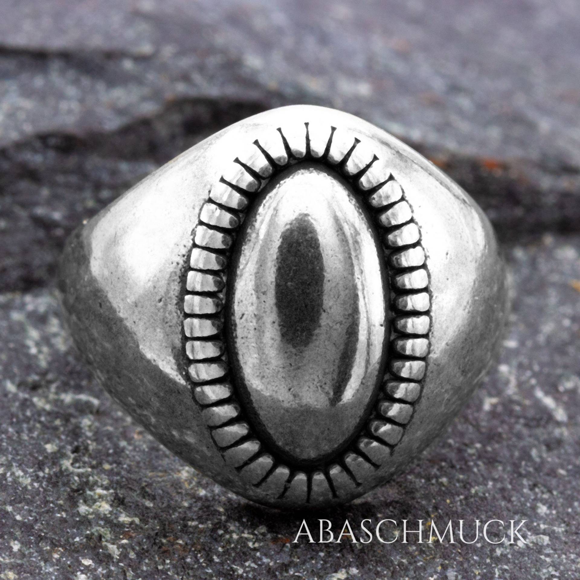 Massiver Silberring Für Damen Im Vintage-Stil Mit Ovalem Mittelstück Und Detaillierter Verzierung - Aus Echtem 925Er Sterlingsilber von AbaSchmuck