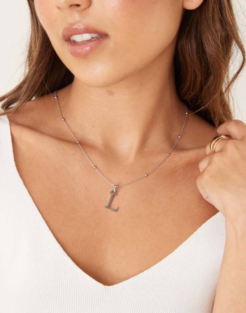 Abbott Lyon - Halskette aus versilbertem, wasserfestem Edelstahl mit „L"-Initiale von Abbott Lyon