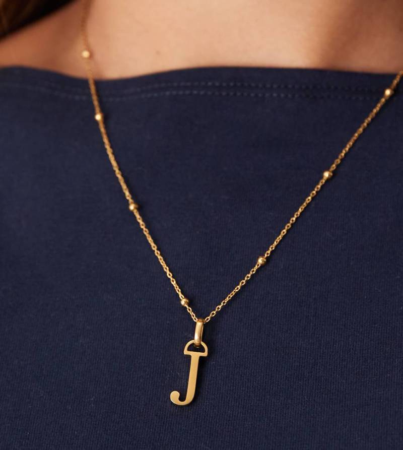 Abbott Lyon - Halskette aus wasserfestem Edelstahl mit 18-Karat-Vergoldung und Anhänger mit „J"-Initiale-Goldfarben von Abbott Lyon