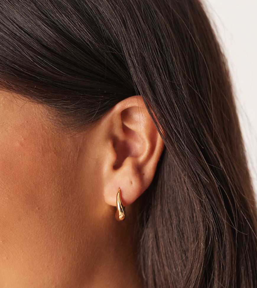 Abbott Lyon - Kleine Creolen aus wasserfestem Edelstahl mit 18-Karat-Vergoldung und geschmolzenem Design-Goldfarben von Abbott Lyon