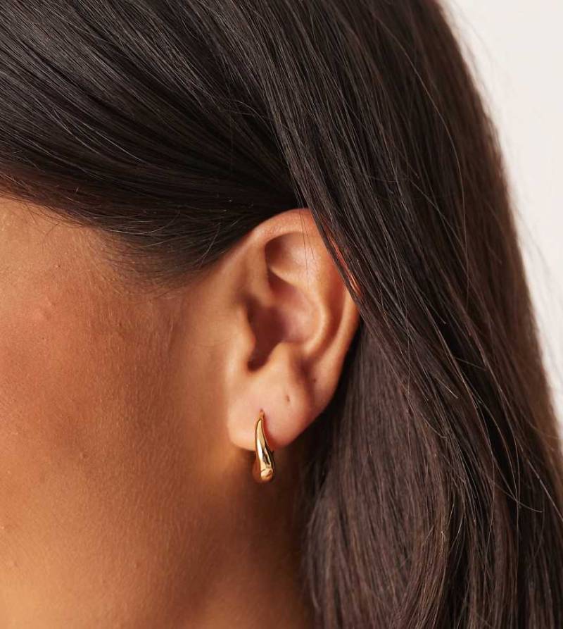 Abbott Lyon - Kleine Creolen aus wasserfestem Edelstahl mit 18-Karat-Vergoldung und geschmolzenem Design-Goldfarben von Abbott Lyon