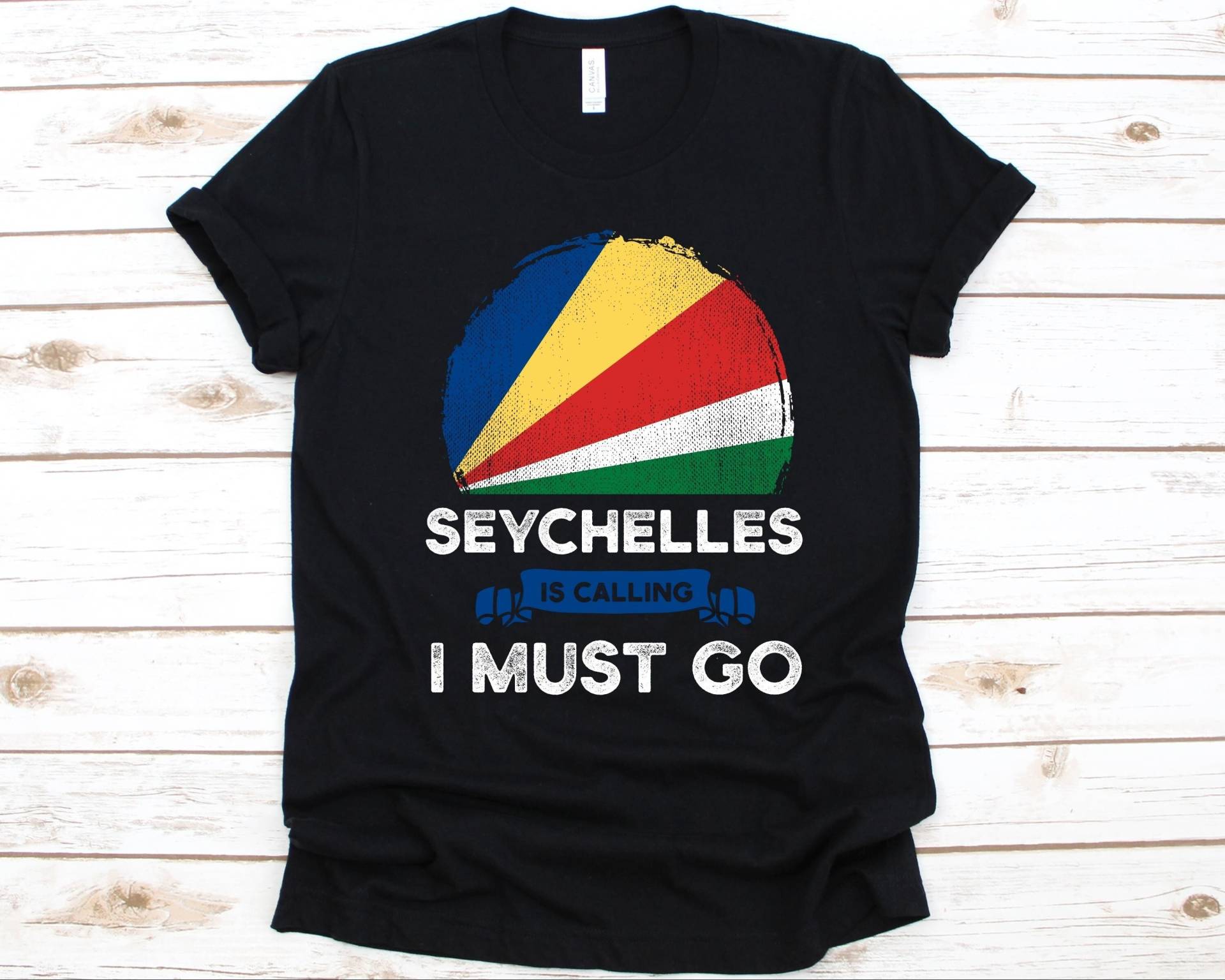 Seychellen Is Calling I Must Go Shirt, Geschenk, Flagge Der Seychellen, Republik Geschenk Für Seychellois Patrioten, Patriotisch von AbbysDesignFactory