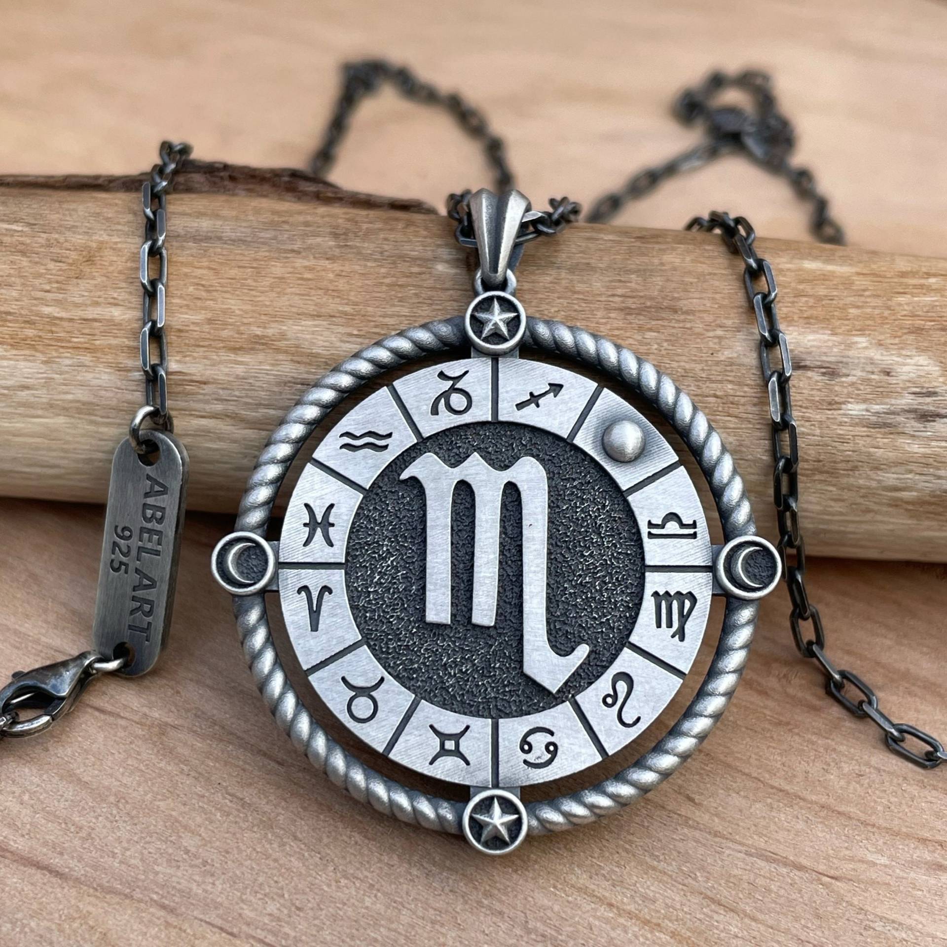 Skorpion Astrologie Sterling Silber Männer Anhänger Halskette Geburtstagsgeschenk, Sternzeichen Schmuck, Horoskop von AbelArtJewelry