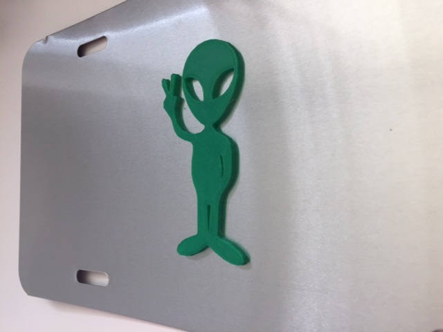 Alien Mit Peace-Zeichen - Stil 3D Version Einzigartig Kfz Kennzeichen Einfügen Grau Grün Ufo Martian von AbelZunigaDesigns