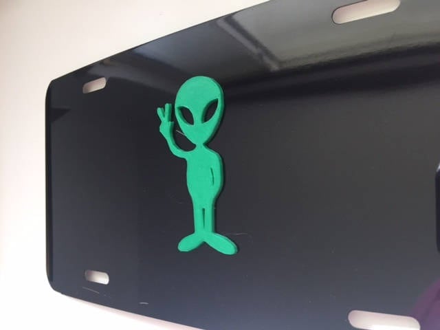 Ausländer Mit Peace-Zeichen - Art-3D-Version Einzigartig Automobil Nummernschild Einsatz Schwarz Grün Ufo Martian von AbelZunigaDesigns