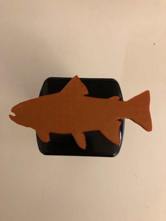 Fisch Forelle in 3D - Schwarz Mit Orange 2-Zoll-Trailer Hitch Cover Sushi Gone Fishing von AbelZunigaDesigns