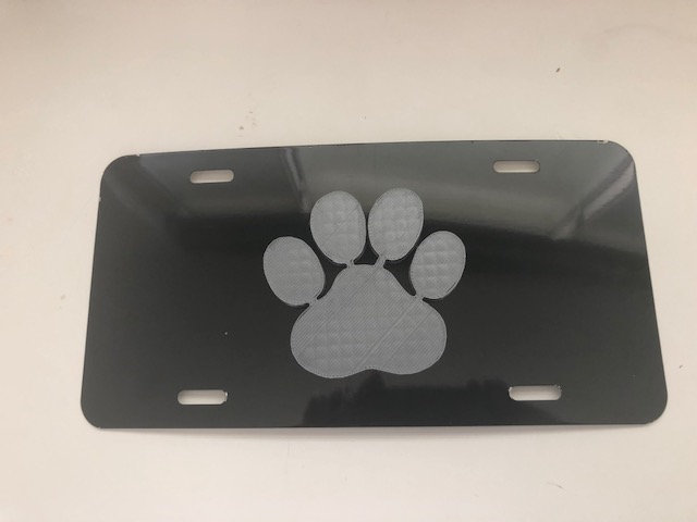 Hund Pfote Große Version in 3D - Einzigartig Nummernschild Einsatz Schwarz Mit Grau Automobil Liebe von AbelZunigaDesigns