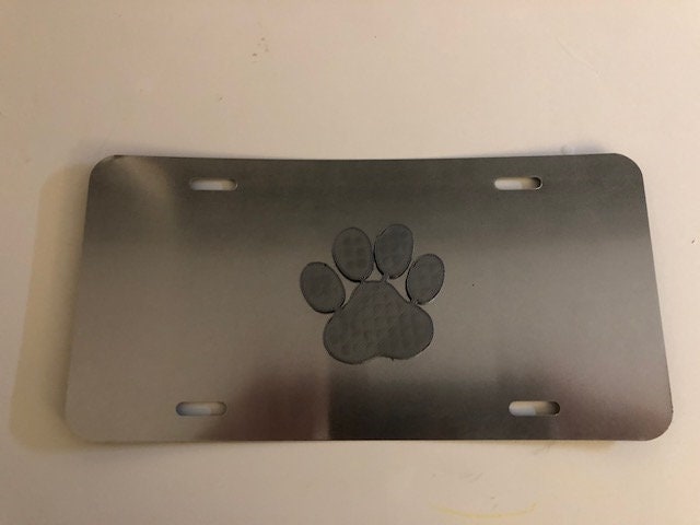 Hundepfote in 3D Version - Einzigartig Nummernschild Einsatz Grau Mit Automobil Liebe von AbelZunigaDesigns