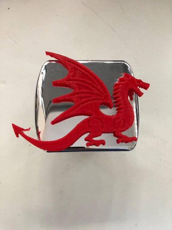 Mystic Dragon in 3D - Chrom Mit Rot 2 Zoll Trailer Hitch Cover Surf Surfs Up von AbelZunigaDesigns