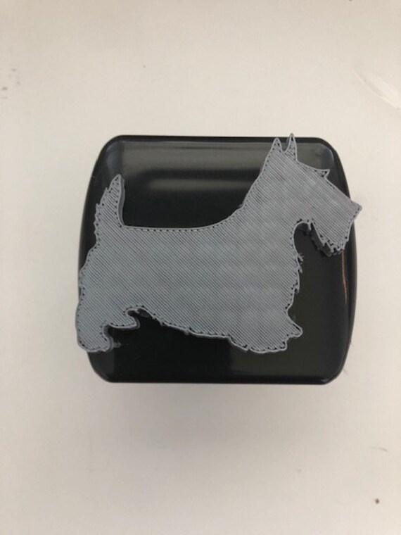 Scottish Terrier Scotty Dog in 3D - Schwarz Mit Grau 2-Zoll-Trailer Hitch Cover Super Design Liebe Pfoten Bulldog von AbelZunigaDesigns