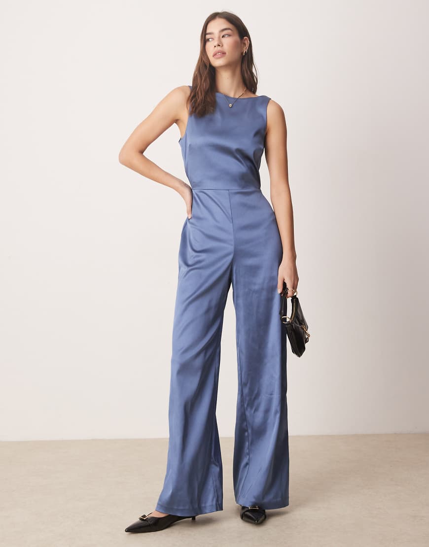 Abercrombie & Fitch - Ärmelloser, hochgeschlossener, figurformender Jumpsuit in Blau von Abercrombie & Fitch