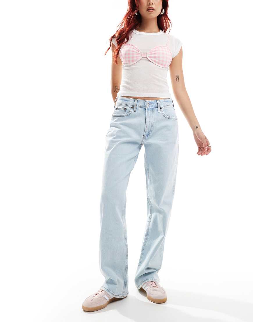 Abercrombie & Fitch - Baggy-Jeans in verwaschenem Hellblau mit niedrigem Bund Abercrombie & Fitch - Baggy-Jeans in verwaschenem Hellblau mit niedrigem Bund von Abercrombie & Fitch