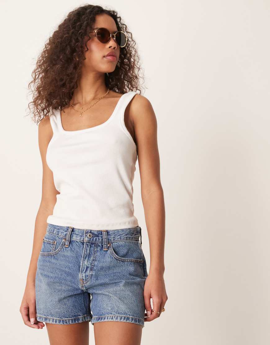 Abercrombie & Fitch - Baggy-Shorts in mittlerer Waschung-Blau Abercrombie & Fitch - Baggy-Shorts in mittlerer Waschung-Blau von Abercrombie & Fitch