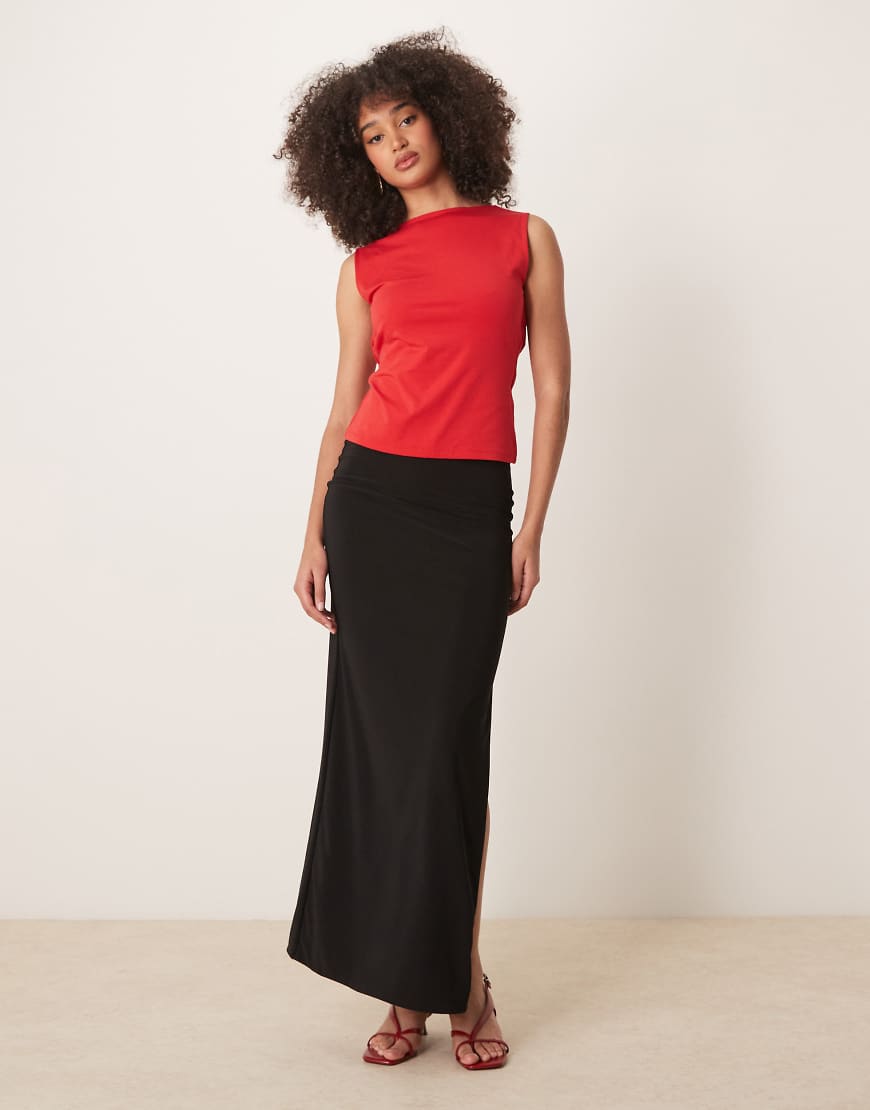 Abercrombie & Fitch - Bare - Longline-Oberteil in Rot mit Wasserfallausschnitt am Rücken von Abercrombie & Fitch