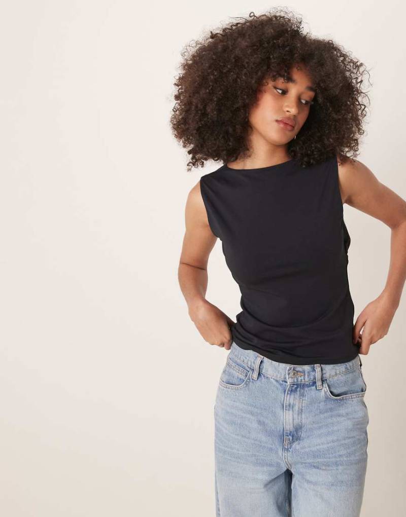 Abercrombie & Fitch - Bare - Longline-Oberteil in Schwarz mit Wasserfallausschnitt am Rücken von Abercrombie & Fitch