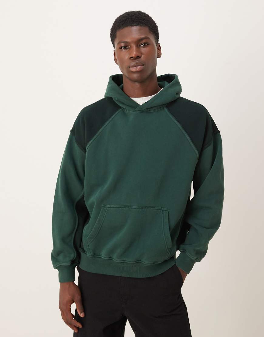 Abercrombie & Fitch - Basic-Kapuzenpullover in Dunkelgrün mit Kängurutasche Abercrombie & Fitch - Basic-Kapuzenpullover in Dunkelgrün mit Kängurutasche von Abercrombie & Fitch