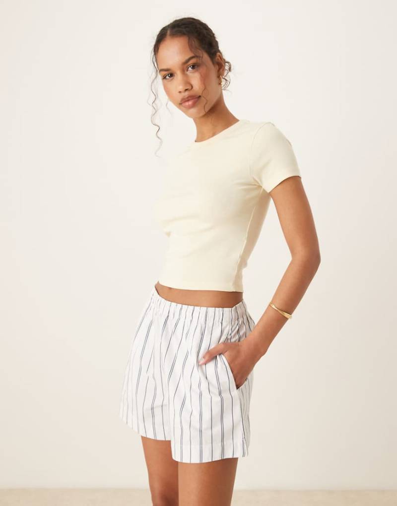 Abercrombie & Fitch - Blau gestreifte Popeline-Shorts mit Taillengürtel von Abercrombie & Fitch