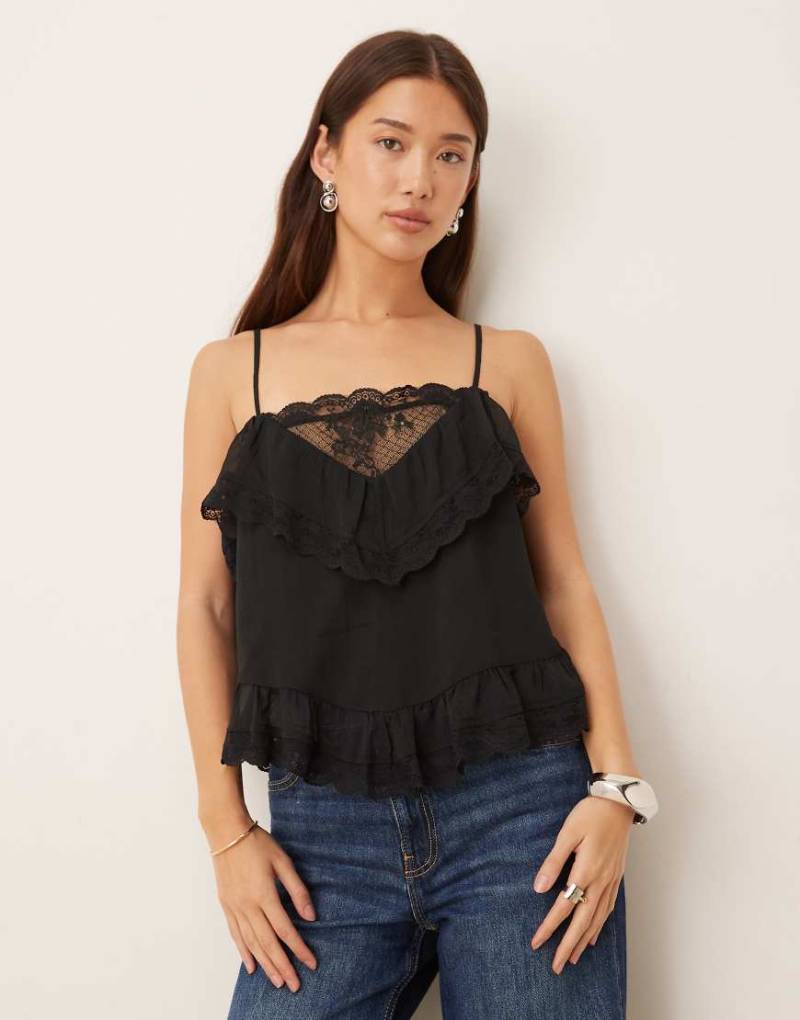 Abercrombie & Fitch - Camisole-Oberteil mit Rüschen und Spitzendetail in Schwarz von Abercrombie & Fitch