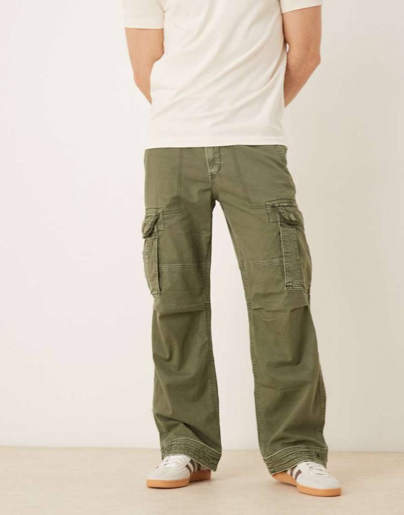 Abercrombie & Fitch - Cargohose in verwaschenem Grün mit Kordelzug an der Taille-Schwarz von Abercrombie & Fitch